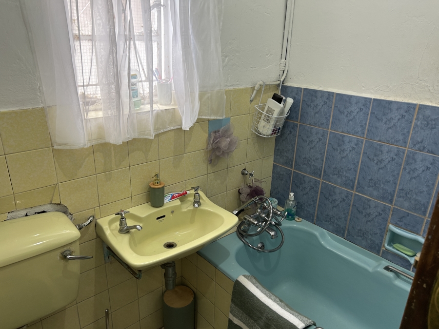 4 Bedroom Property for Sale in Maitland Western Cape